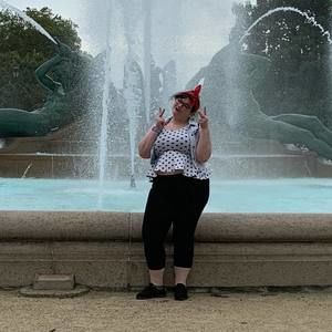 Meet your Posher, Elizabeth